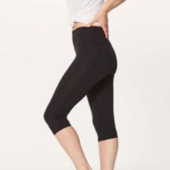 Lululemon Legging Womens 8 Ornate Eyelet Yoga Workout Crop Luxtreme Black - Picture 1 of 16